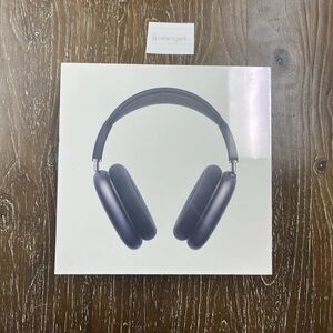 Apple AirPods Max (USB-C) - Midnight Brand New And Sealed